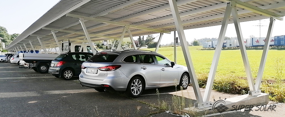 Sistema di montaggio personalizzato per carport solare